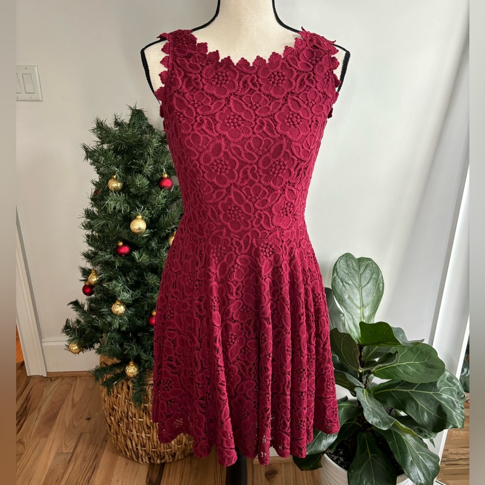 City Studio women’s burgandy floral lace dress size 3